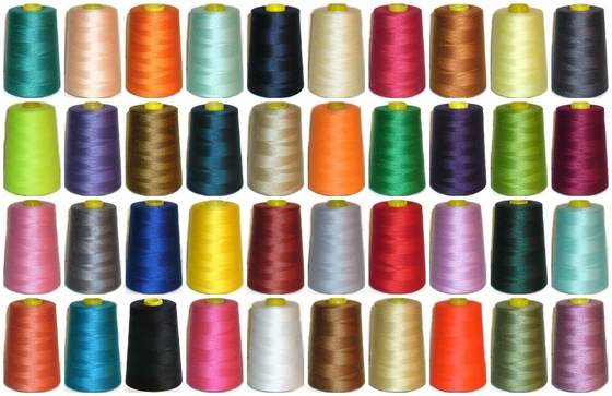 Di stok Grosir Warna Padat Dicelupkan 100% Benang Poliester Dengan Warna Berbeda 40/2 benang jahit poliester