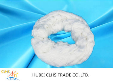 Permukaan halus Polyester Ring Spun Yarn 100 Polyester Spun Yarn