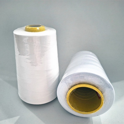 Raw White 100 Spun Polyester Sewing Thread 50 / 2 Kekuatan Tinggi AAA Grade