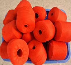 Kualitas tinggi 40/2, 60/2 Warna diwarnai 100% Polyester Ring Spun Yarn untuk benang jahit