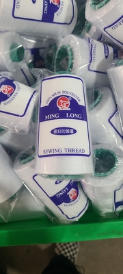 Merek 40/2 Polyester Spun Sewing Thread Untuk Mesin Jahit Berkecepatan Tinggi 5000Y/Cone