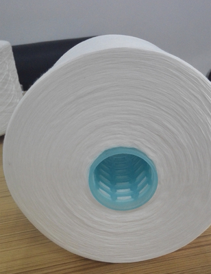 Benang Polyester Semi Dull Putih Mentah Putih 42/2 100% Serat Pokok Polyester Yizheng