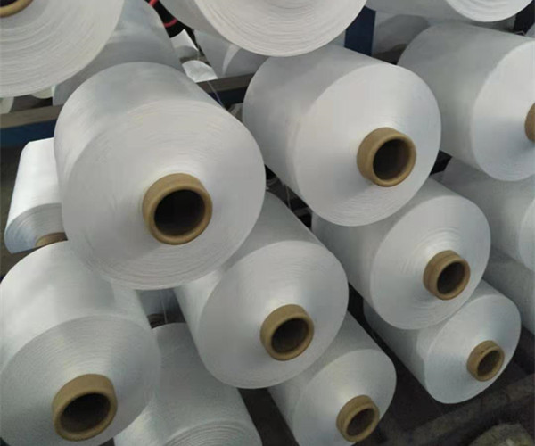 150D / 48F DTY Polyester Yarn Untuk Merajut Warna Putih Mentah